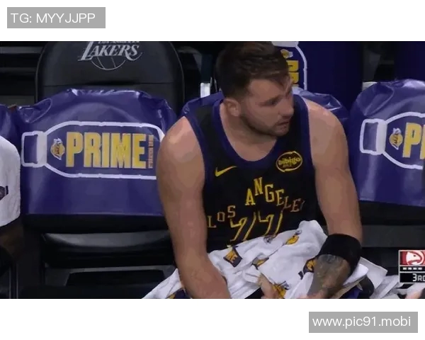 空砍30+15+8！东契奇里程碑，詹姆斯平筐空接！湖人客负尼克斯