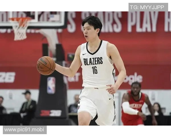 柯凡的担忧应验了？开拓者交易补射手，杨瀚森的小球适应战打响